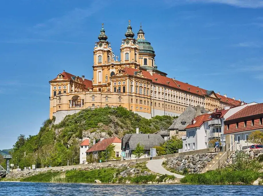 Stift Melk über der Donau